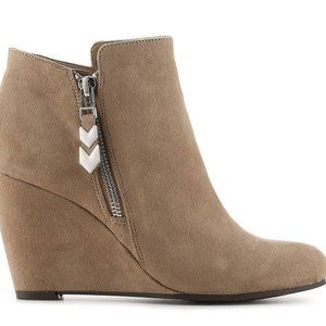 BCBG Wyno Taupe wedge bootie